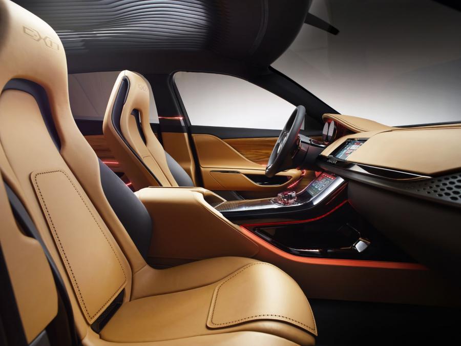  Jaguar C-X17 Concept in Liquid Gold 2013 года  (фото 11 из 36)